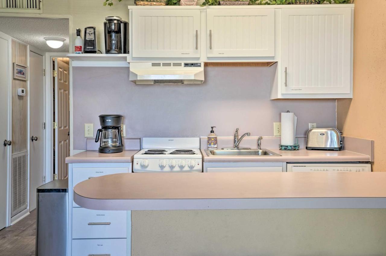 Isle Of Palms Beachfront Condo With Balcony And Pool! Exteriör bild
