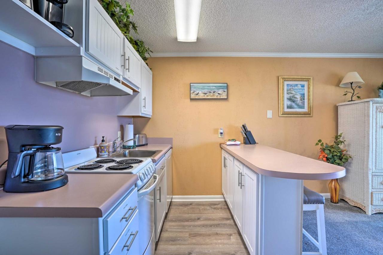 Isle Of Palms Beachfront Condo With Balcony And Pool! Exteriör bild