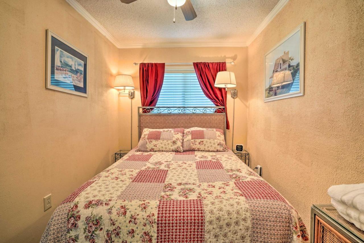 Isle Of Palms Beachfront Condo With Balcony And Pool! Exteriör bild